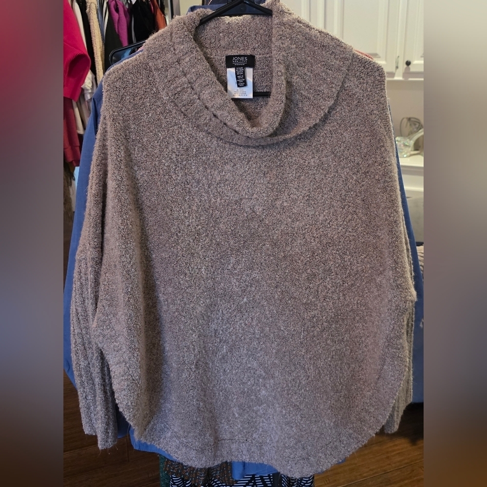 Cozy Jones New York Gray/Cream Women's Sweater